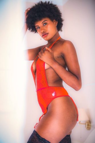 Nicole Dea Suite05